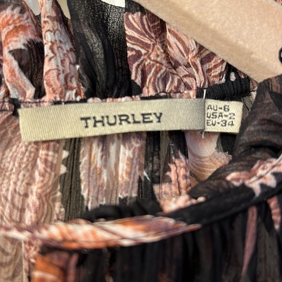 Thirdly dress. US size 2. 100% polyester - Picture 3 of 10